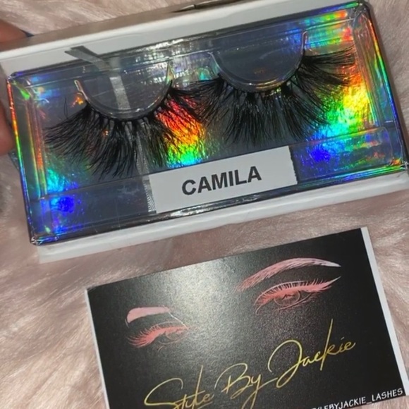 Lashes - Picture 2 of 11